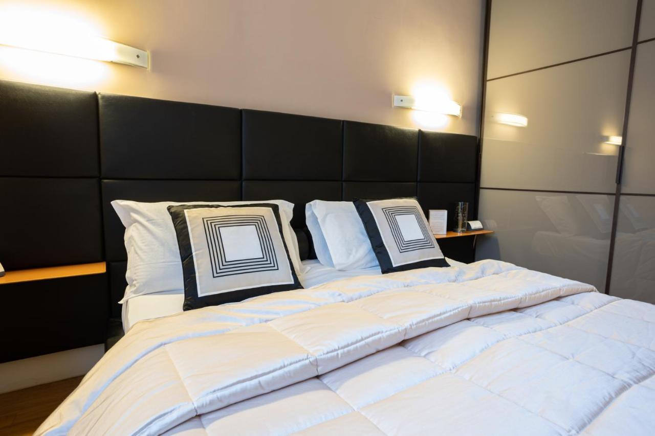 Cardilli Luxury Rooms Рим Екстериор снимка