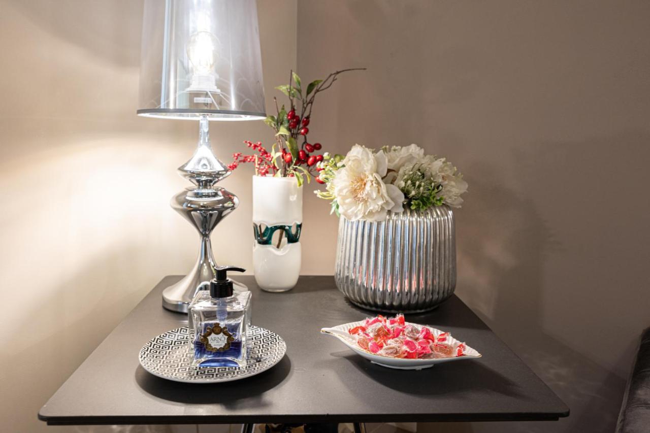 Cardilli Luxury Rooms Рим Екстериор снимка